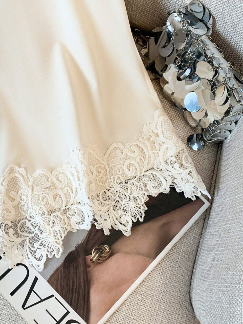 Apricot Elegant French-Style Sleeveless Women's Bow-Detail Blouse - Picture 4 of 5
